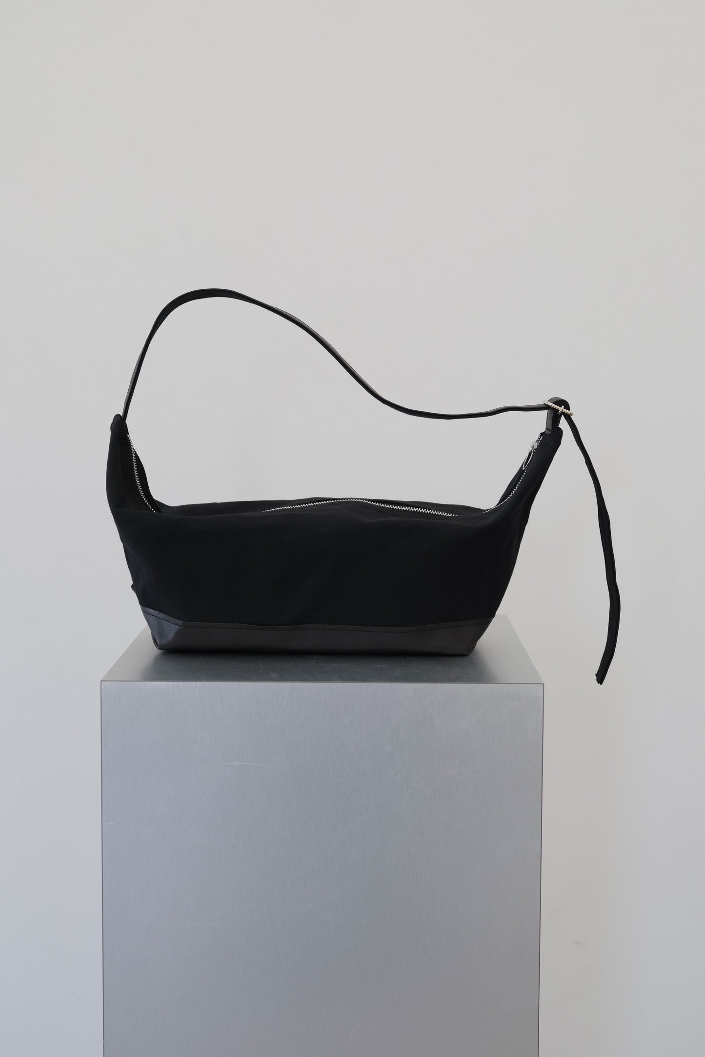 PHERE x TEMBEA BANANA TOTE_Black