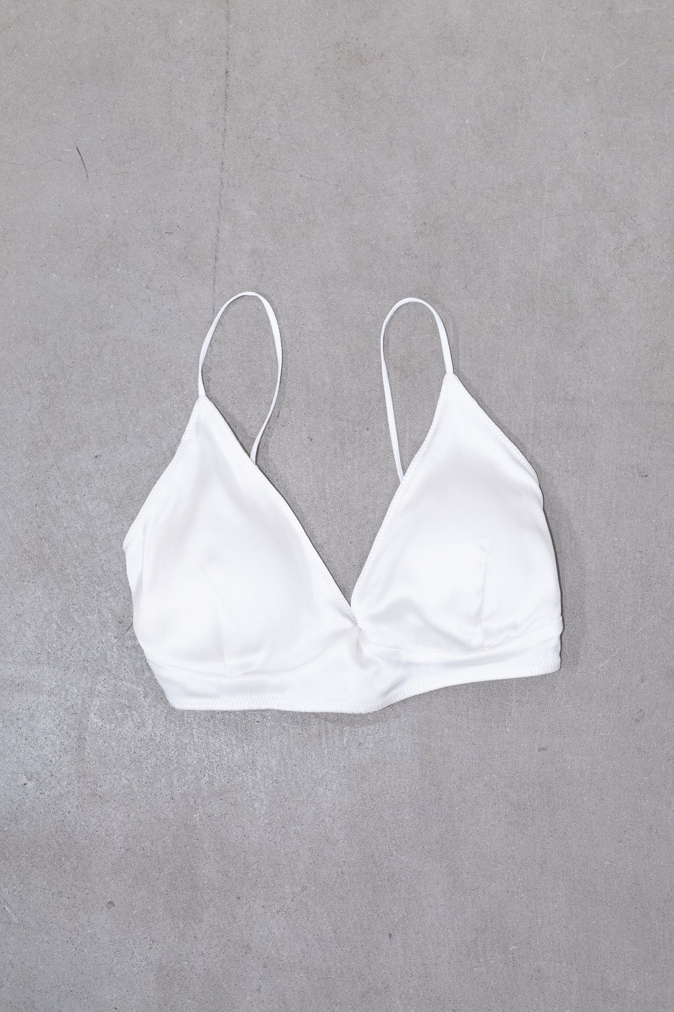 Kaus silk bra_white