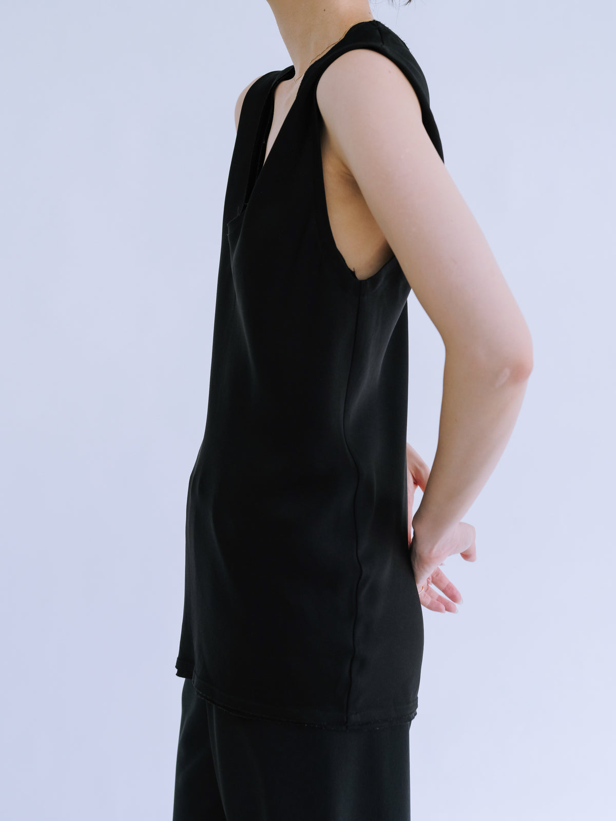 Caeli Tops_Black